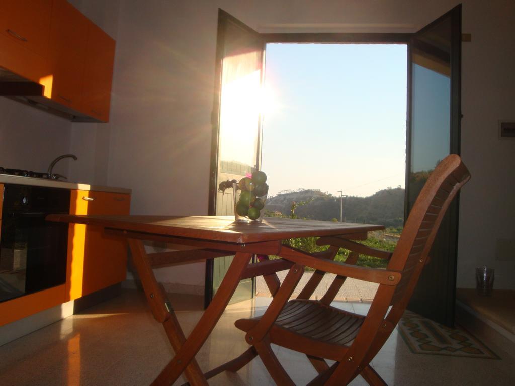 Rio Rosa Villa Bova Marina Bagian luar foto